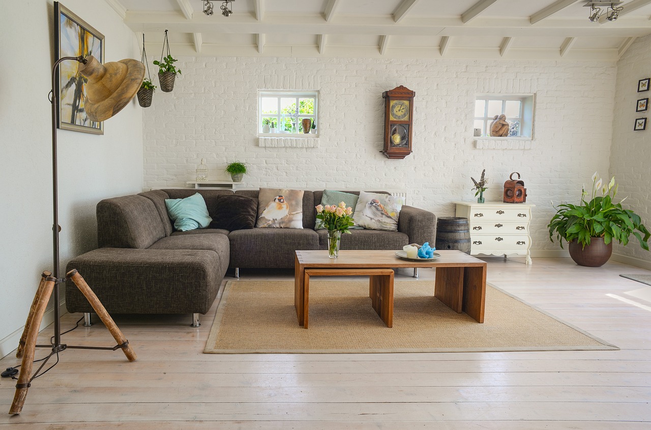 Zachte handdoeken en vloerkleed voor wintercomfort.